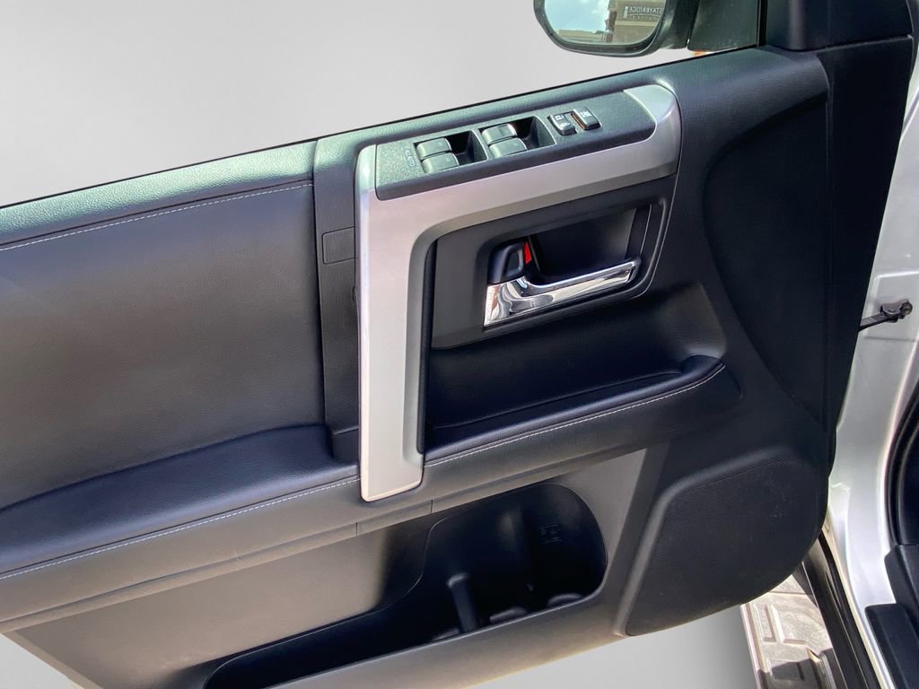 Used 2022 Toyota 4Runner SR5 Premium image 13