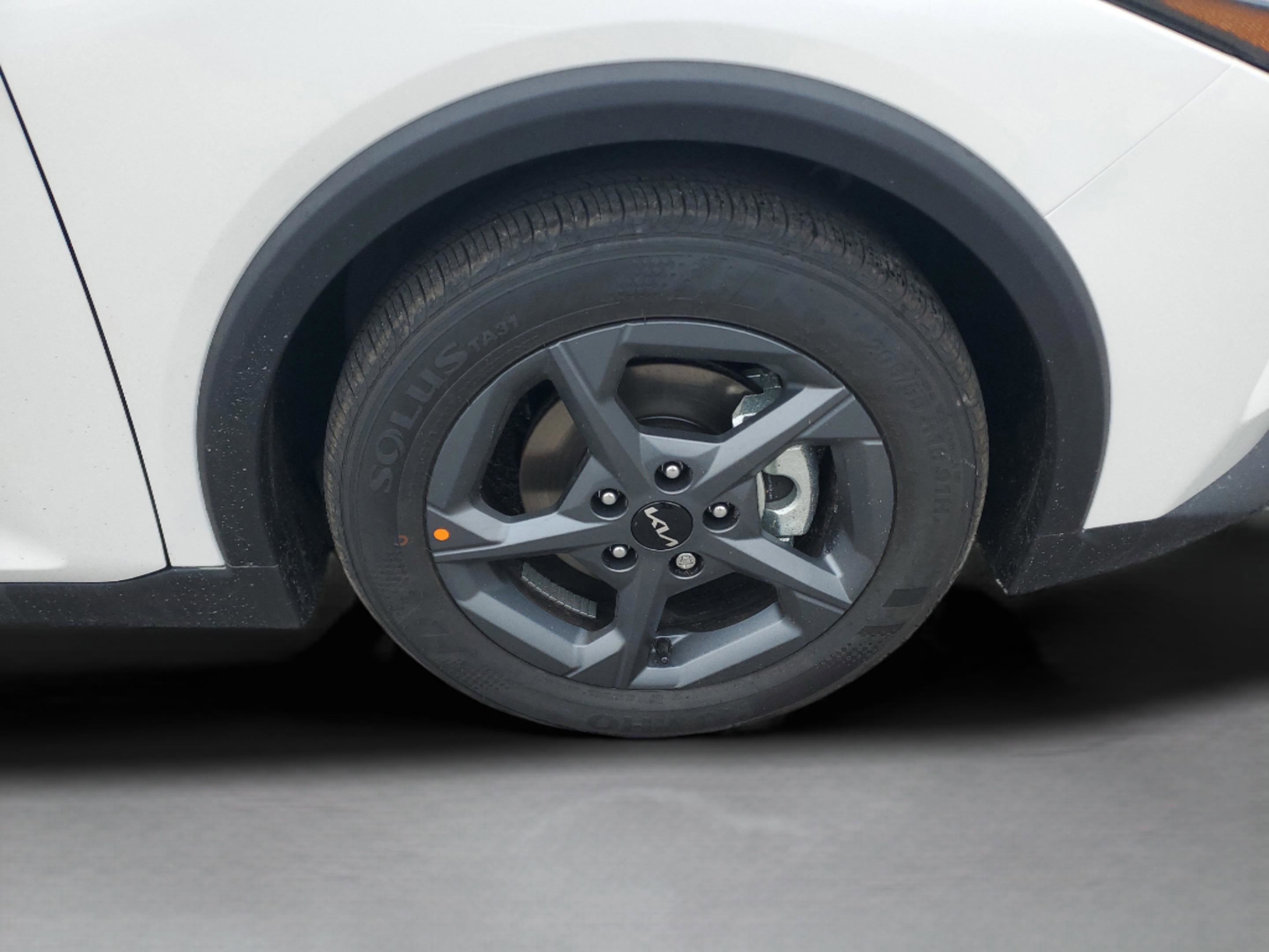 New 2025 Kia K4 LXS image 34