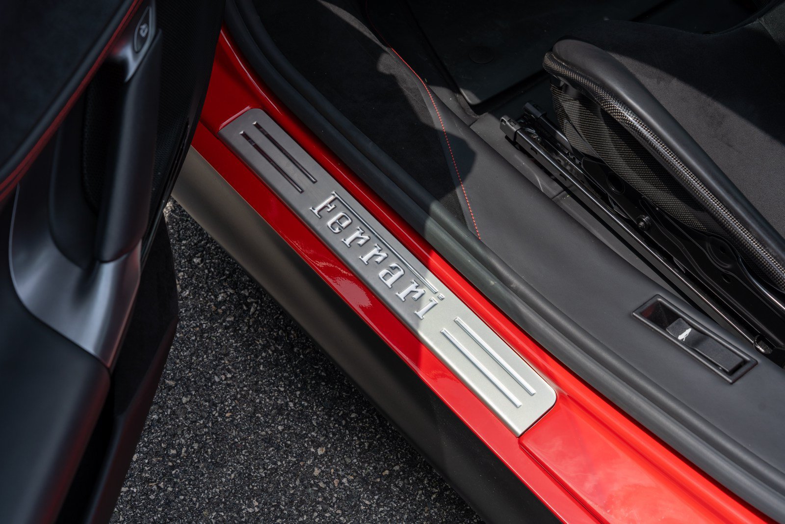 Used 2022 Ferrari SF90 Stradale AWD/4WD image 28