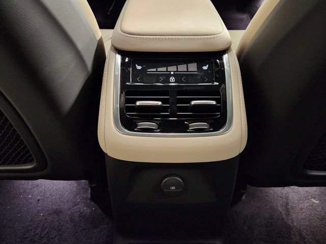 New 2026 Volvo XC90 T8 Plus w/ Protection Package Premier AWD/4WD image 31