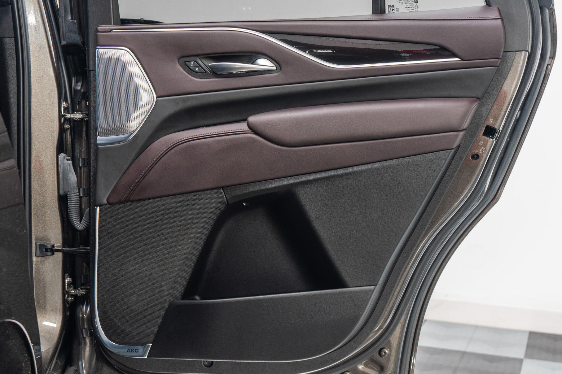 Used 2021 Cadillac Escalade Sport Platinum w/ Heavy-Duty Trailer Package AWD/4WD image 39