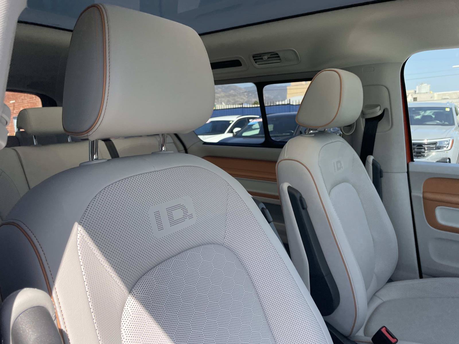 Certified 2025 Volkswagen ID. Buzz 1st Edition RWD image 29