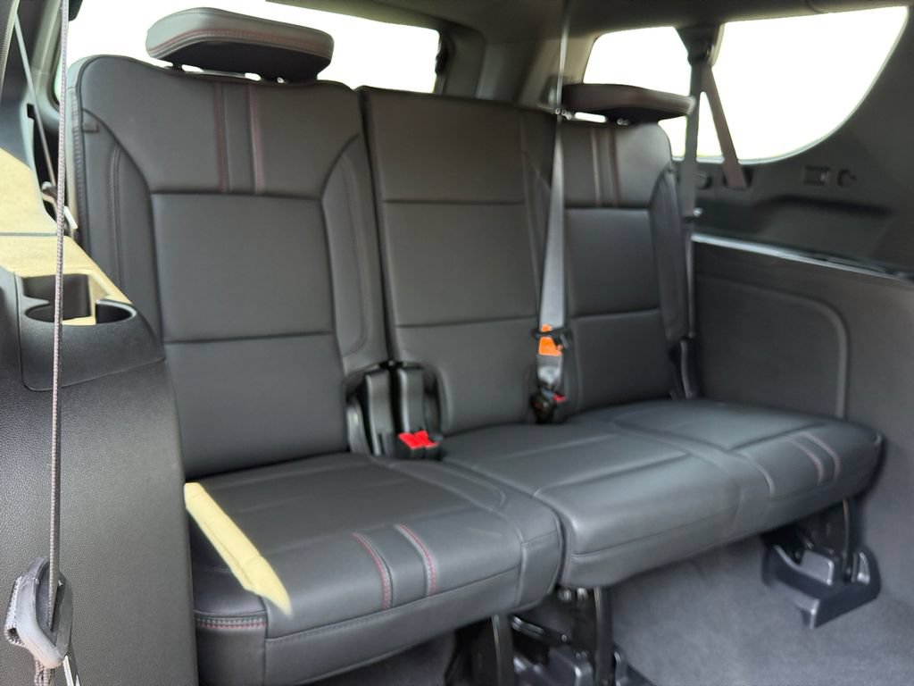Used 2024 Chevrolet Suburban RST w/ Luxury Package AWD/4WD image 9