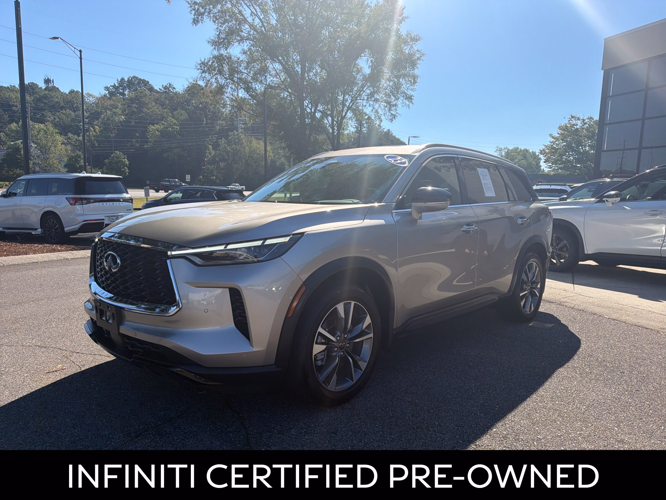 Certified 2023 INFINITI QX60 Luxe w/ Cargo Package AWD/4WD image 5