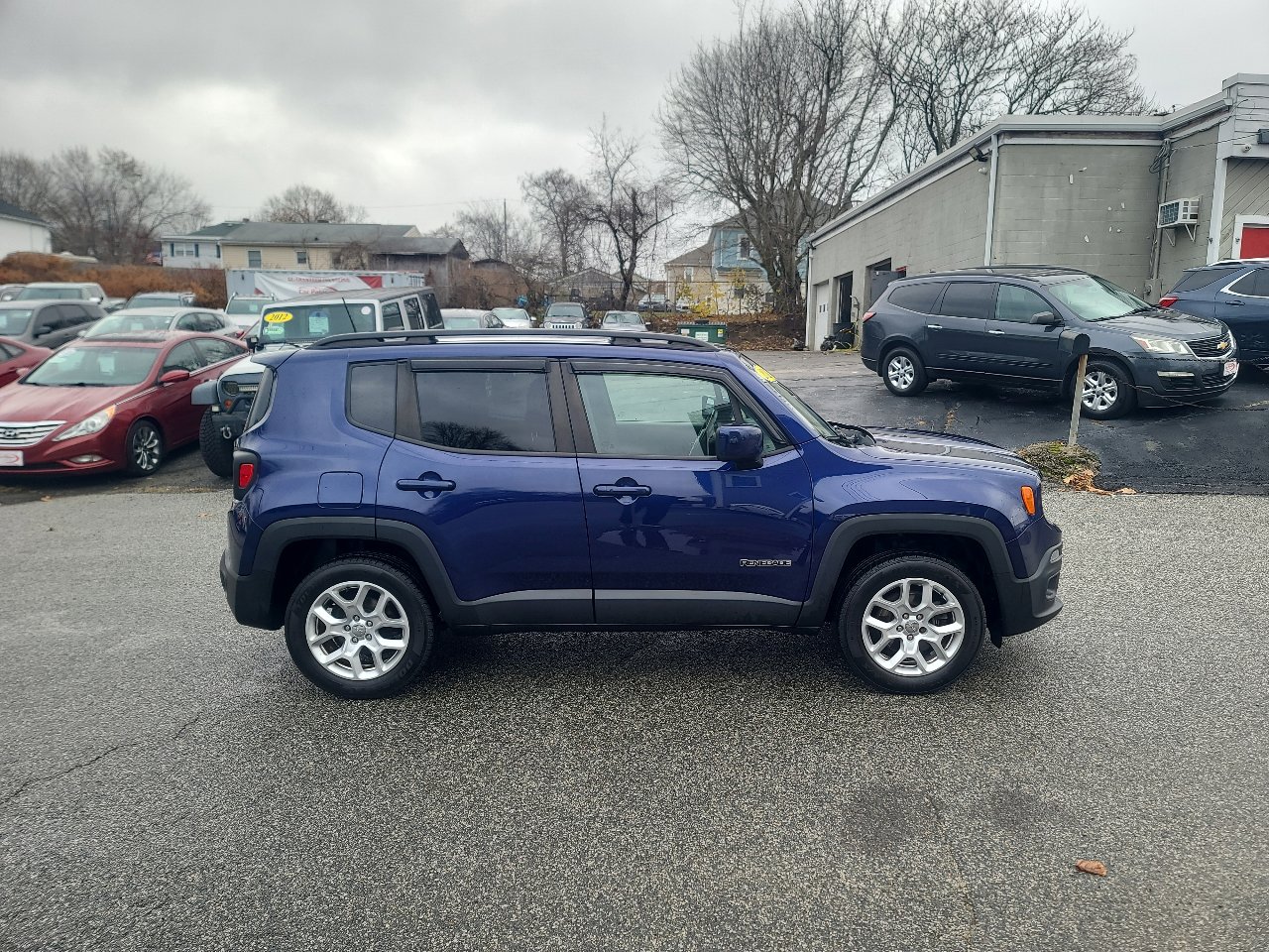 Used 2018 Jeep Renegade Latitude w/ Cold Weather Group image 8