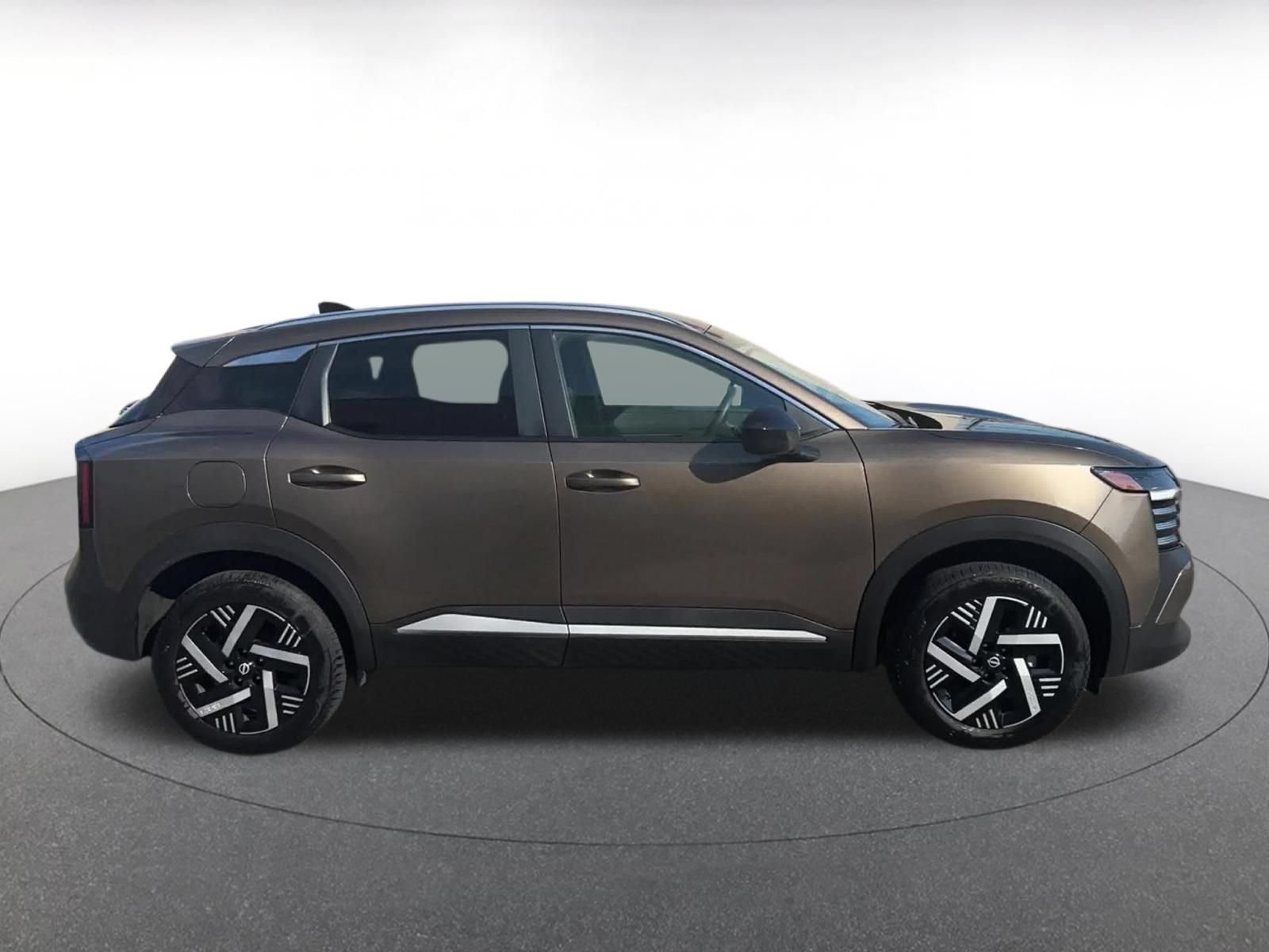 Used 2026 Nissan Kicks SV FWD image 16
