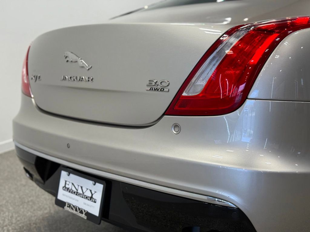 Used 2017 Jaguar XJ L Portfolio image 26