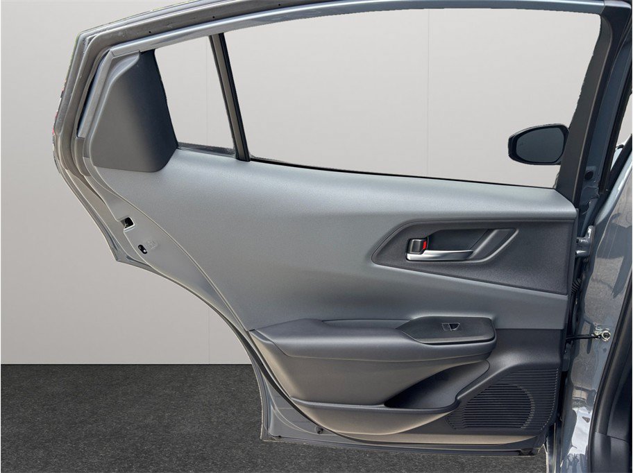 Used 2024 Toyota Prius XLE FWD image 37