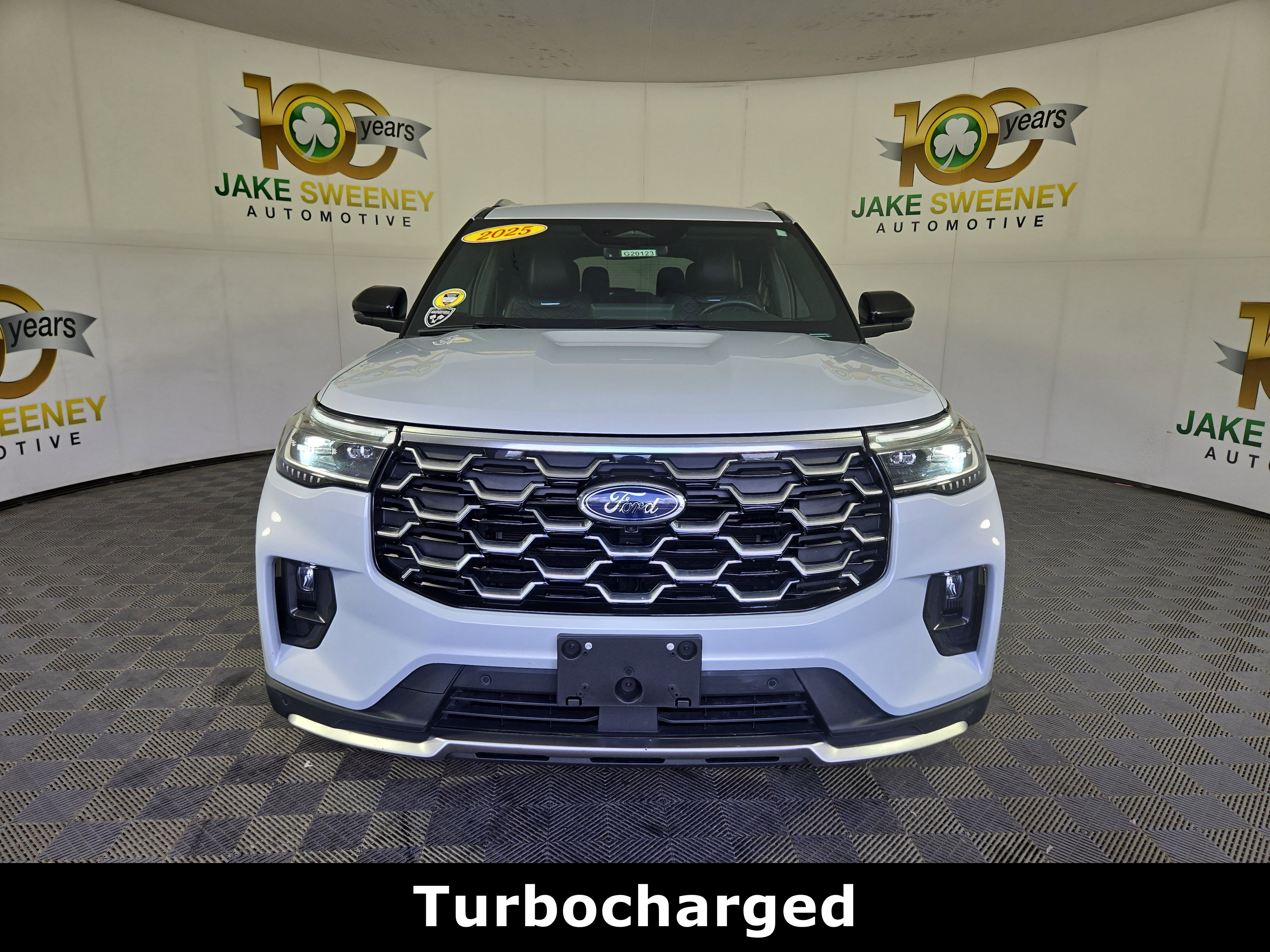 Used 2025 Ford Explorer Platinum w/ LUX Leather Package AWD/4WD image 2