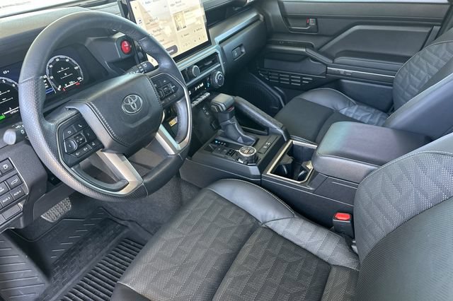 Used 2025 Toyota 4Runner TRD Off-Road Premium AWD/4WD image 12