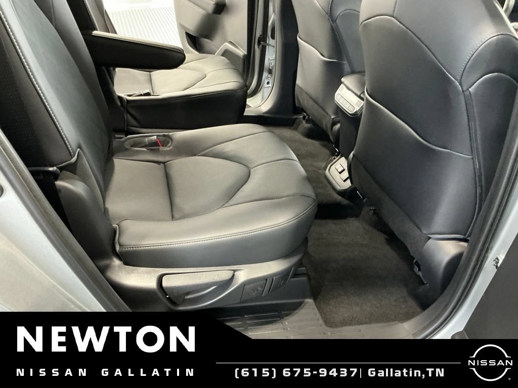 Used 2023 Toyota Highlander Platinum AWD/4WD image 24