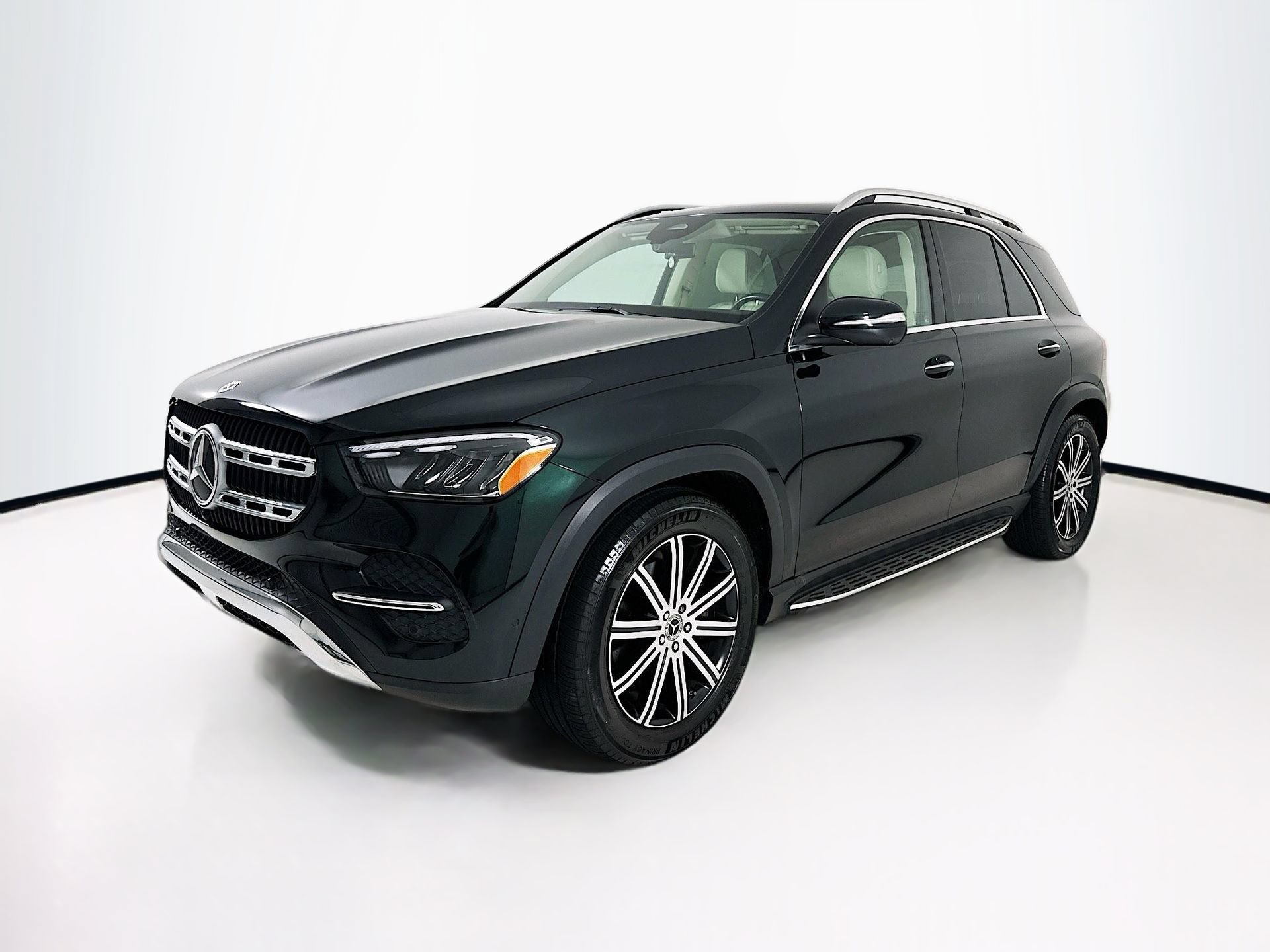 Certified 2025 Mercedes-Benz GLE 350 4MATIC image 3