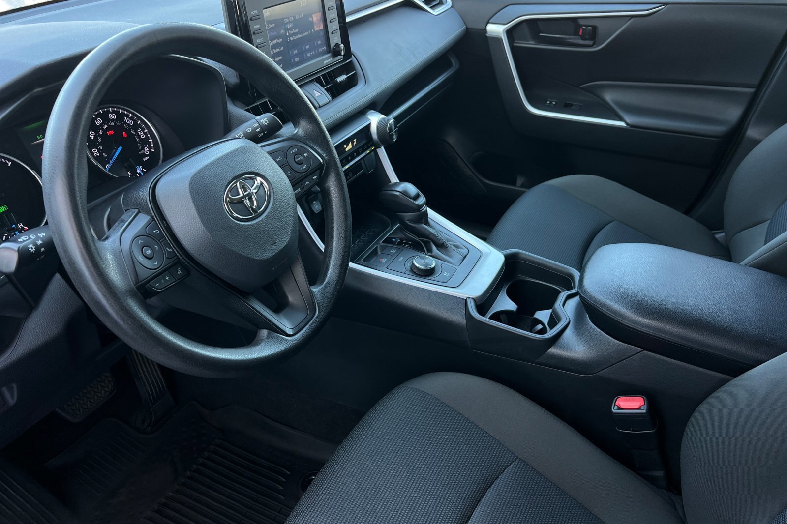 Certified 2021 Toyota RAV4 LE AWD/4WD image 9