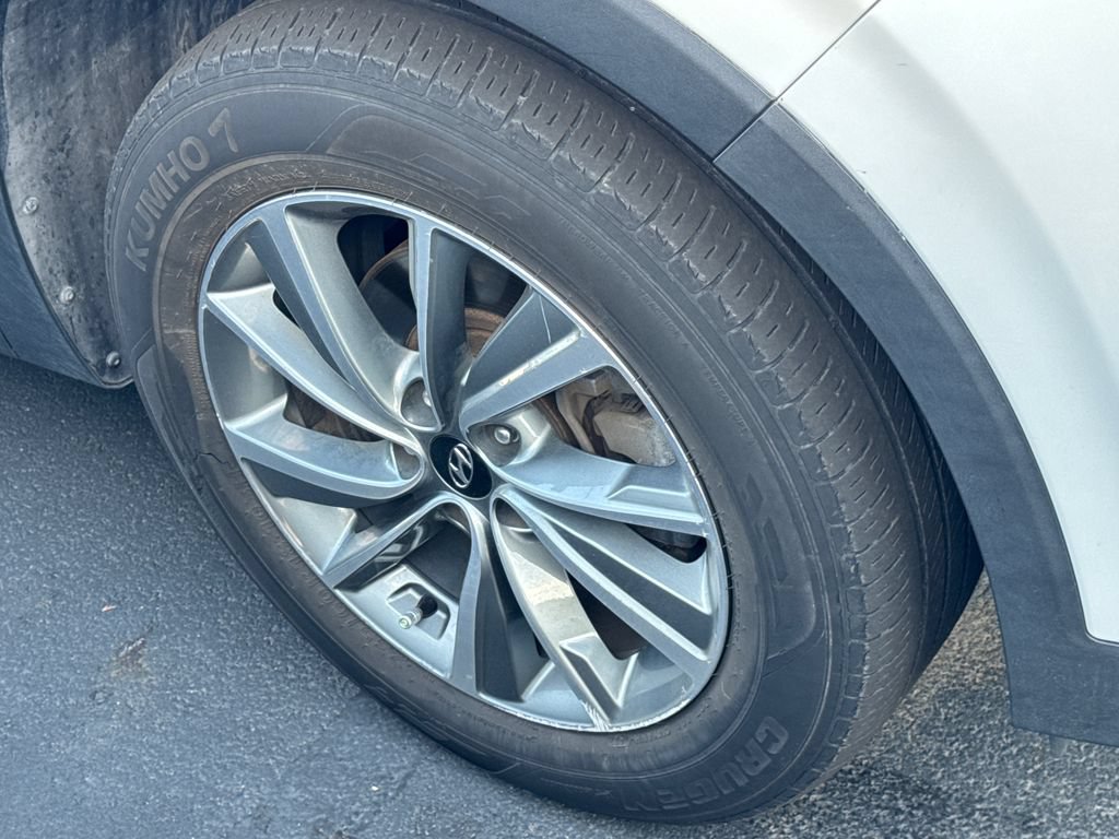 Used 2020 Hyundai Santa Fe SEL w/ Convenience Package FWD image 9