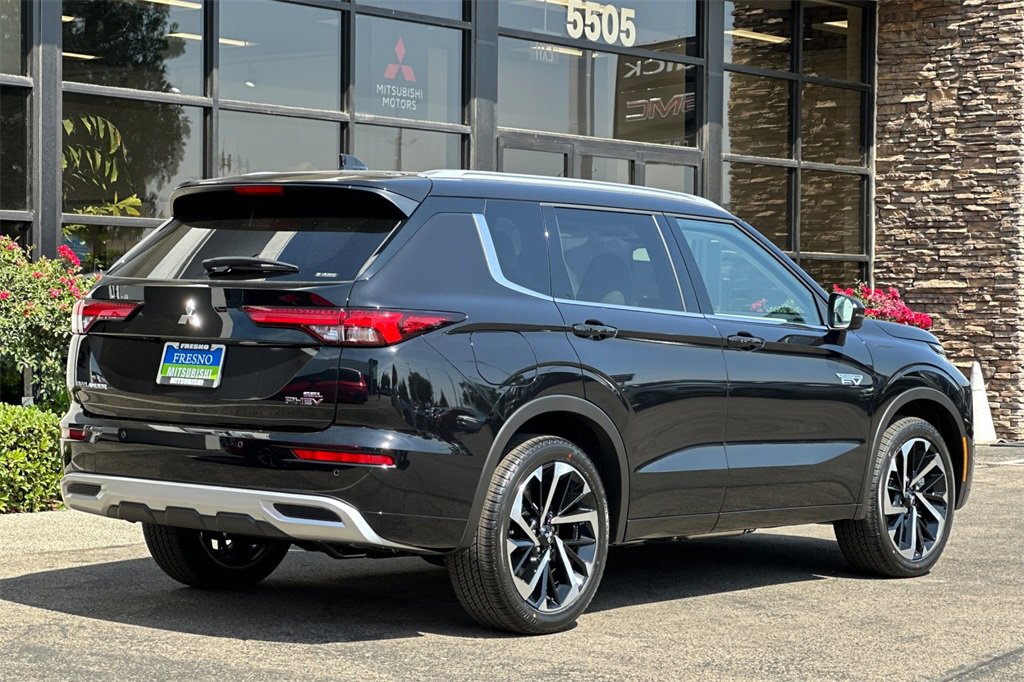 New 2025 Mitsubishi Outlander SEL image 5