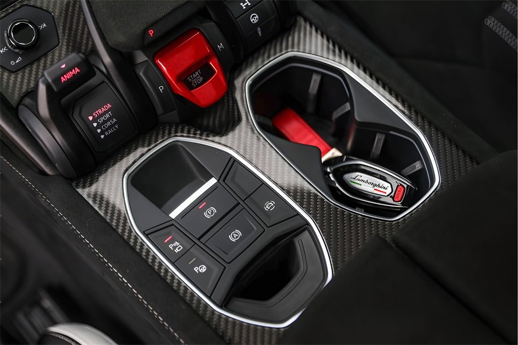 Used 2024 Lamborghini Urus Performante image 24