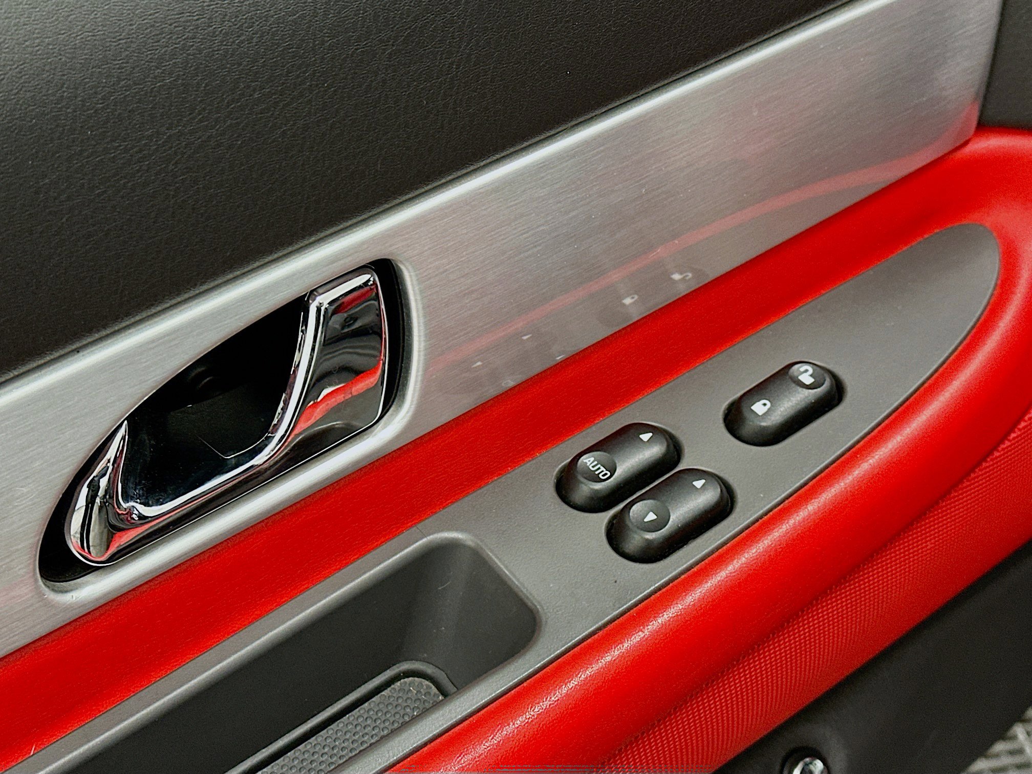 Used 2002 Ford Thunderbird image 15