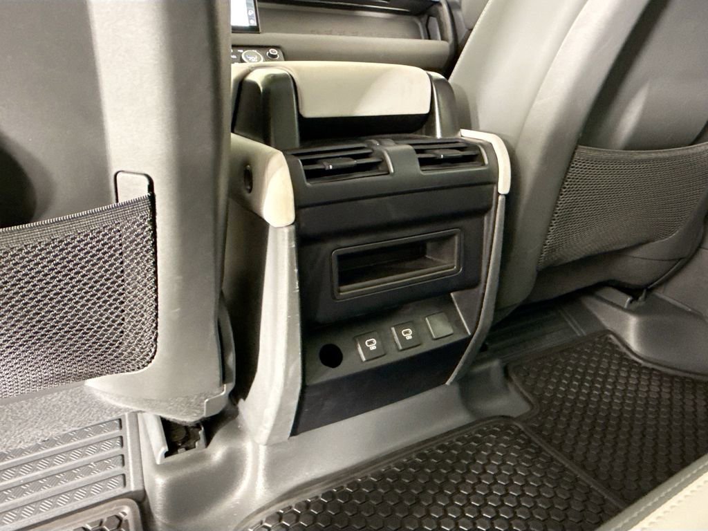 Used 2025 Land Rover Defender 110 X-Dynamic SE AWD/4WD image 16