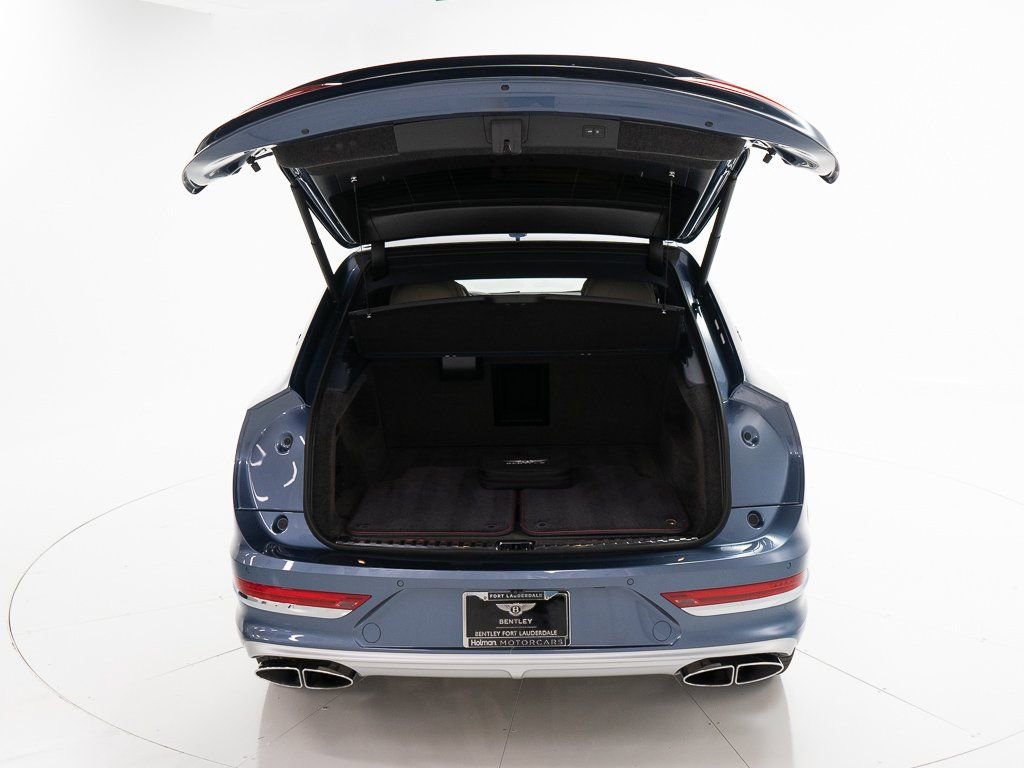 Certified 2025 Bentley Bentayga Extended Wheelbase image 46