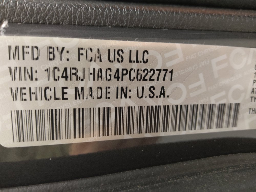 Used 2023 Jeep Grand Cherokee Laredo w/ Luxury Tech Group I AWD/4WD image 33