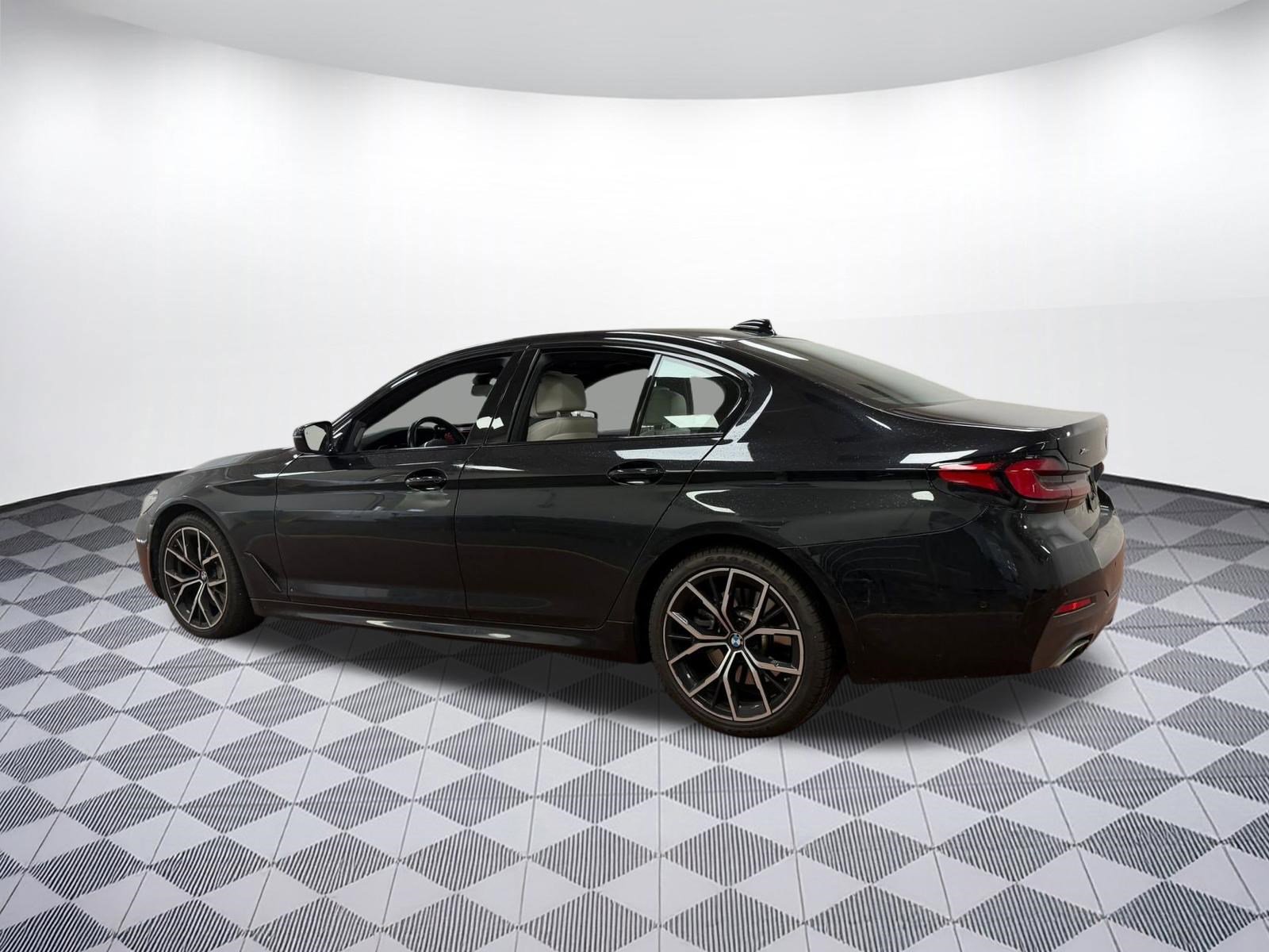 Certified 2023 BMW 540i xDrive w/ M Sport Package image 3