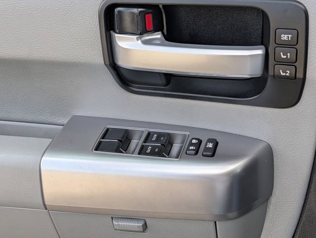 Used 2018 Toyota Sequoia Limited w/ Safety & Convenience Package image 24