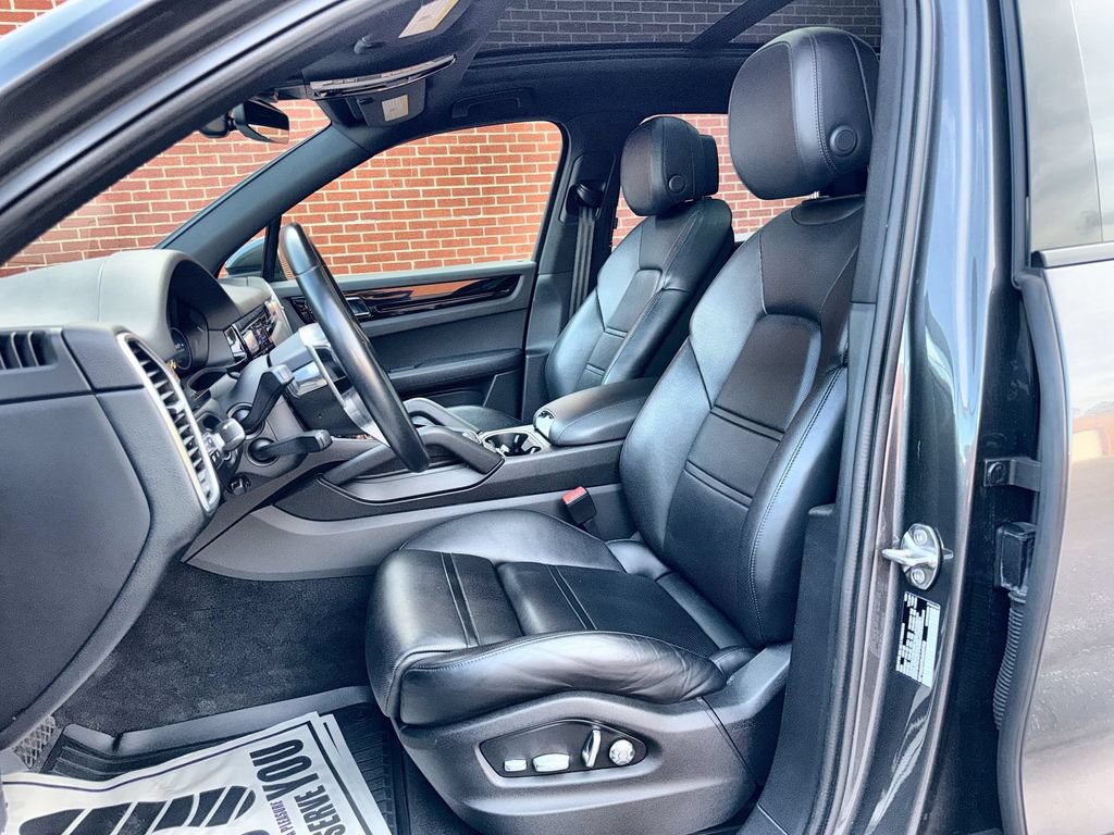 Used 2020 Porsche Cayenne AWD/4WD image 13
