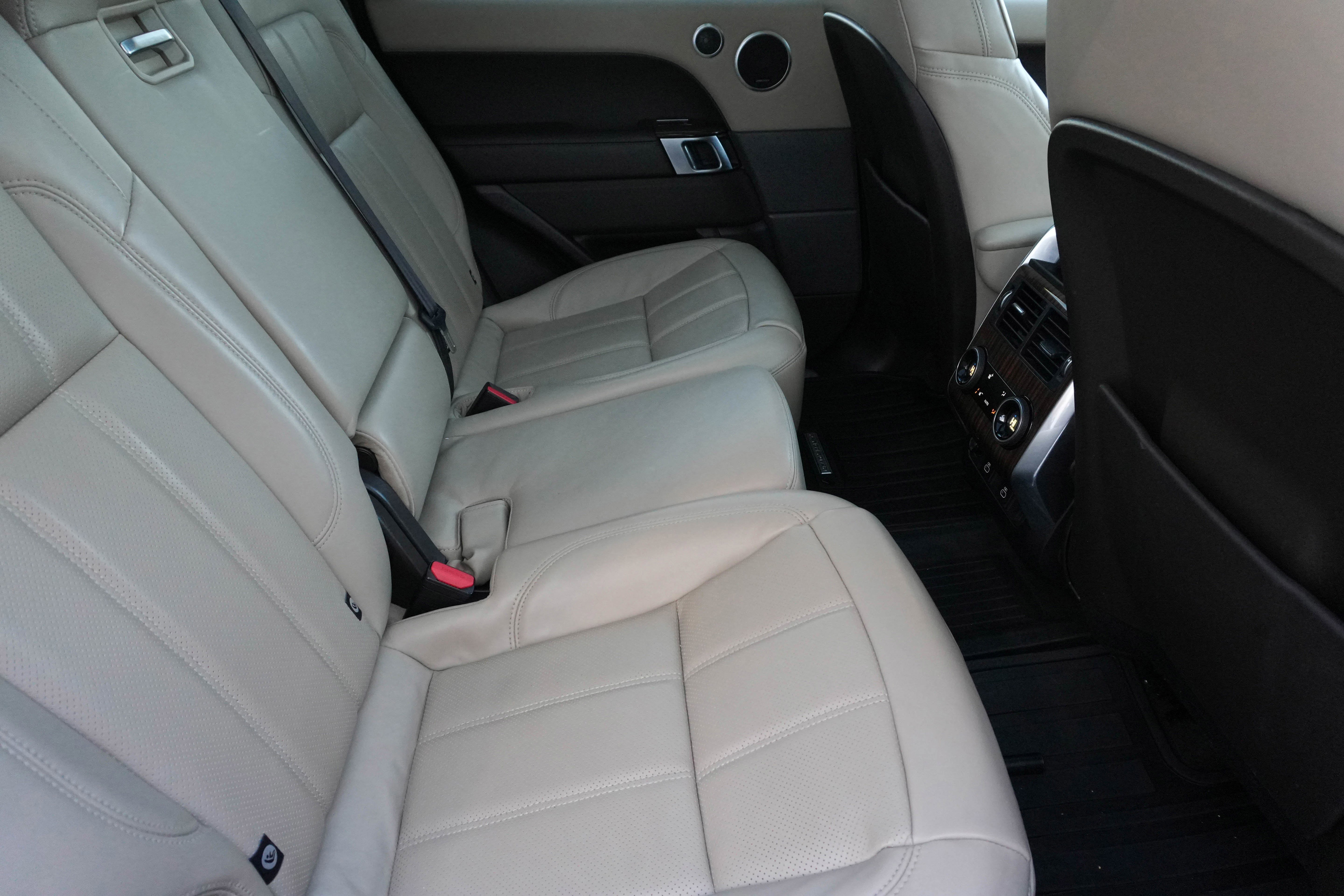 Used 2022 Land Rover Range Rover Sport HSE Silver Edition image 31