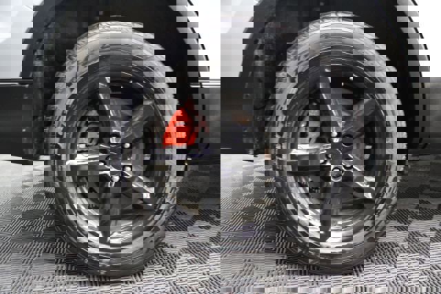 Used 2017 Ford Explorer XLT image 5