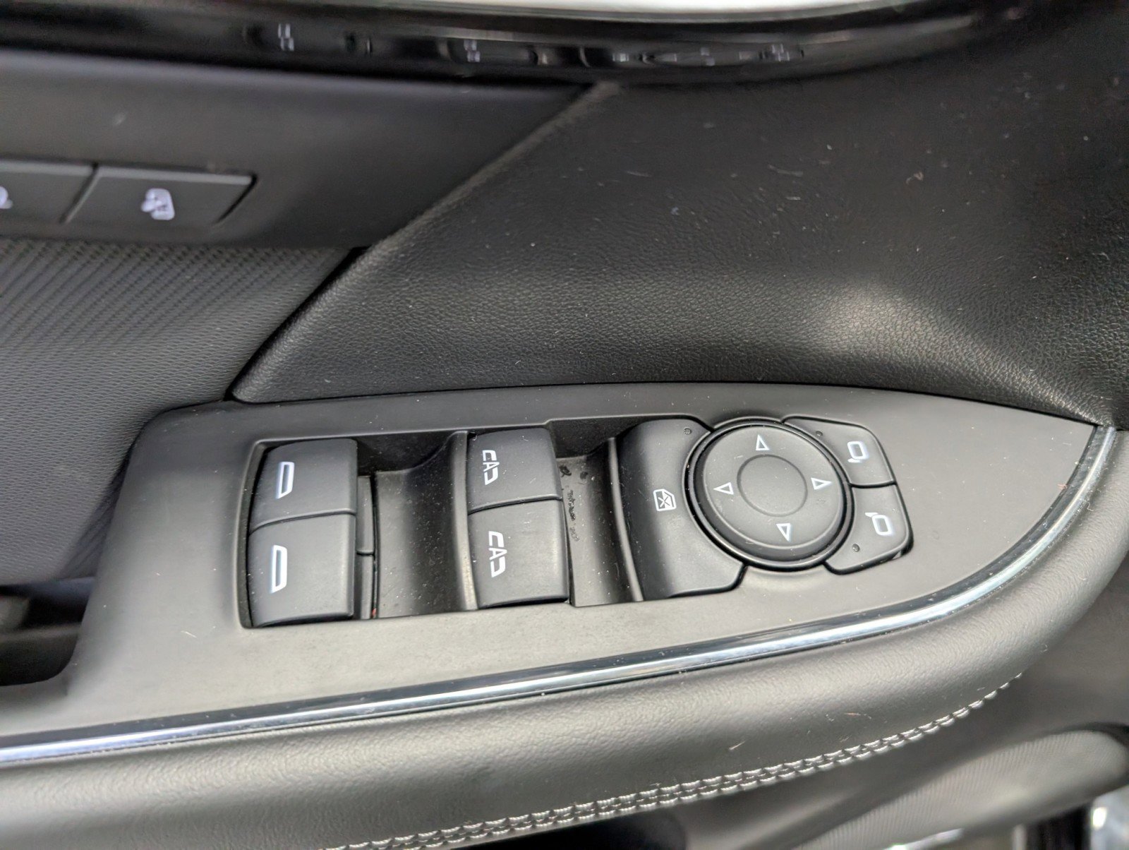 Used 2025 Buick Envision Preferred image 13