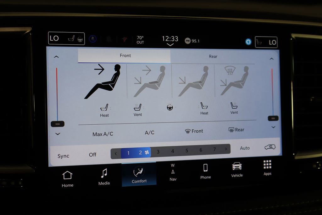 New 2026 Chrysler Pacifica Limited w/ Uconnect Theater Family Group image 34