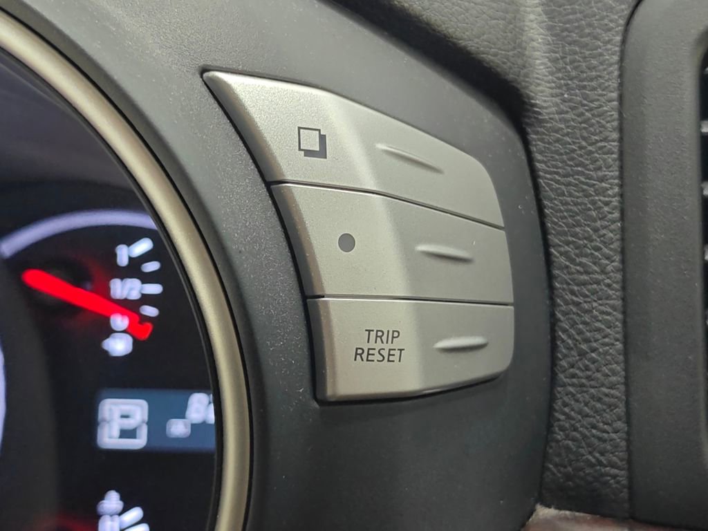 Used 2012 Nissan Quest SL image 16