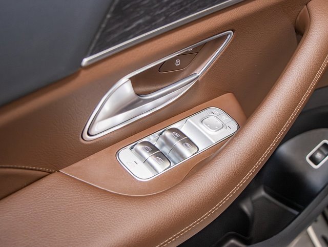 Used 2025 Mercedes-Benz GLS 580 4MATIC image 15