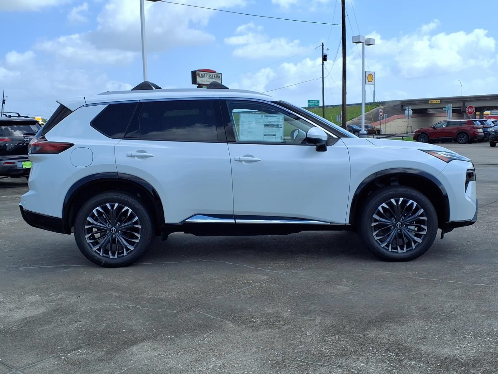 New 2026 Nissan Rogue Platinum w/ Platinum Premium Package AWD/4WD image 8