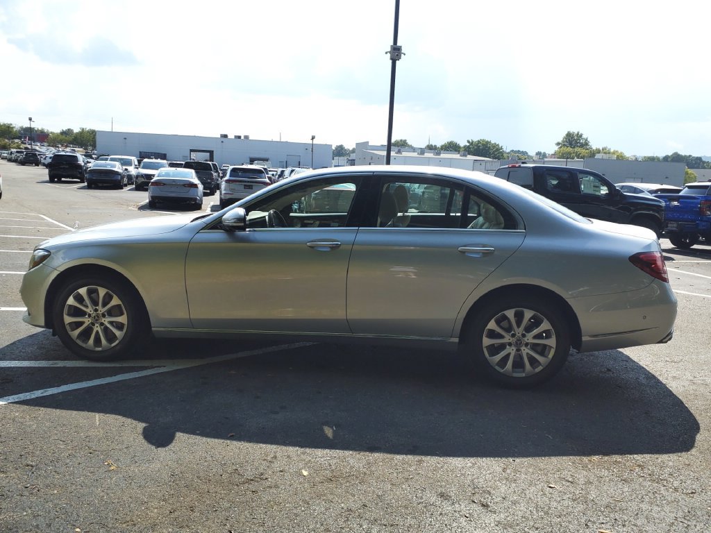 Used 2020 Mercedes-Benz E 350 4MATIC Sedan image 4