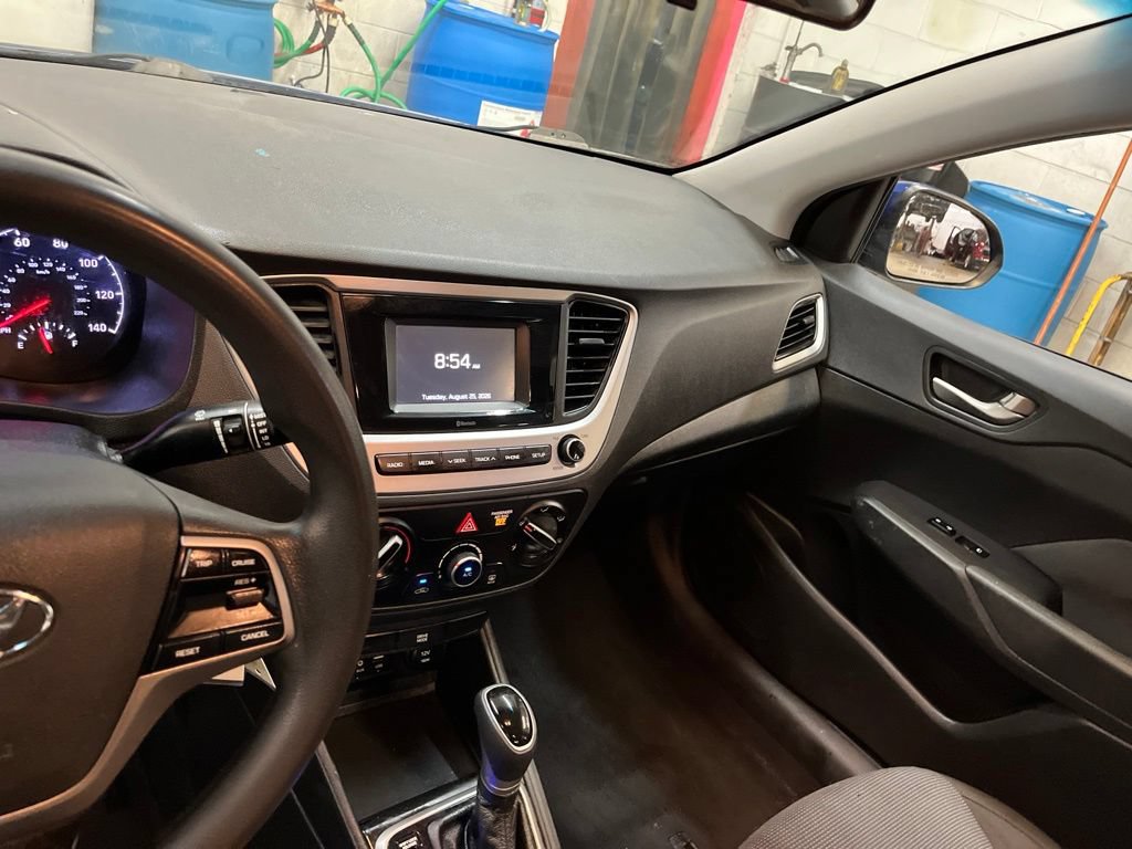 Used 2020 Hyundai Accent SE FWD image 13