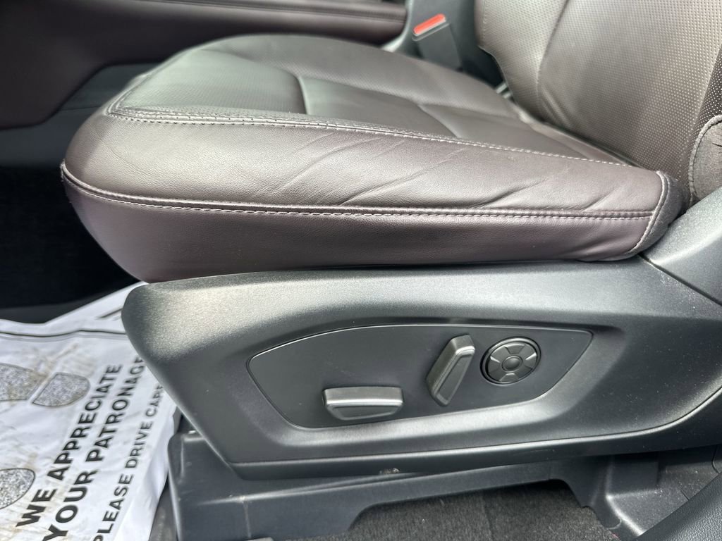 Used 2025 Ford Explorer Platinum w/ Ultimate Package image 12