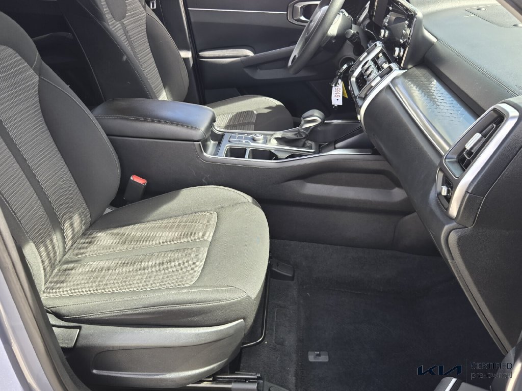 Certified 2023 Kia Sorento LX FWD image 17