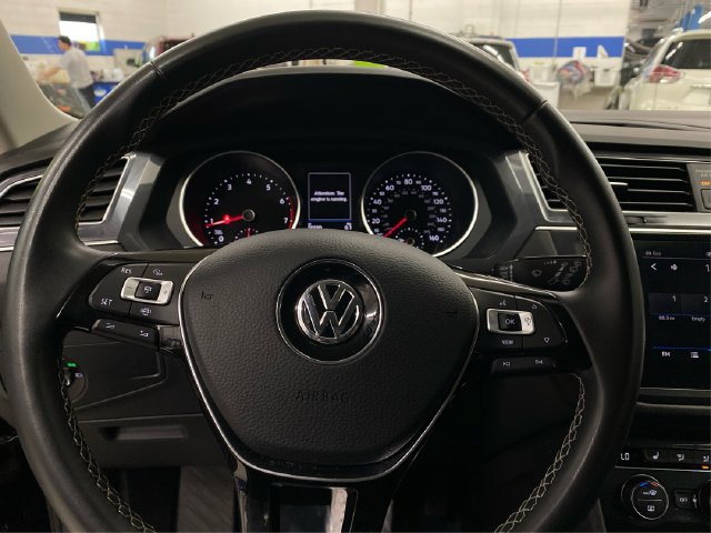 Used 2021 Volkswagen Tiguan SE AWD/4WD image 22