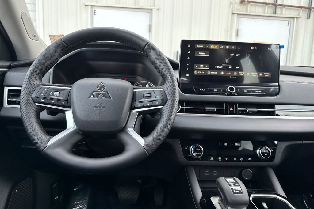 New 2026 Mitsubishi Outlander SE AWD/4WD image 14