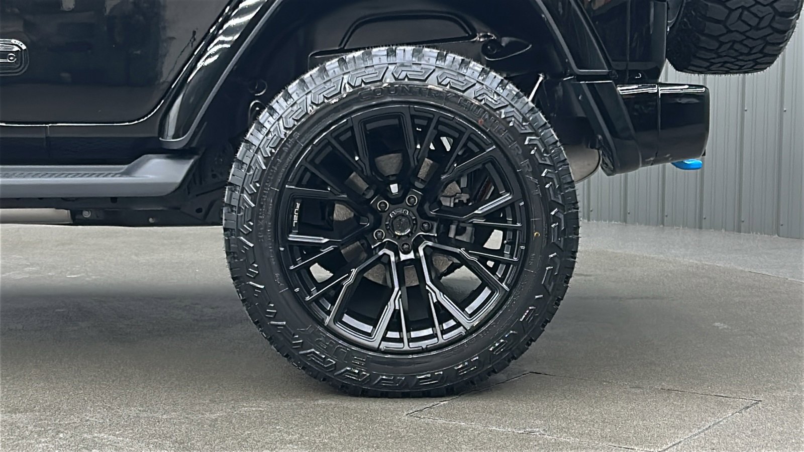 Used 2023 Jeep Wrangler Unlimited Sahara image 9