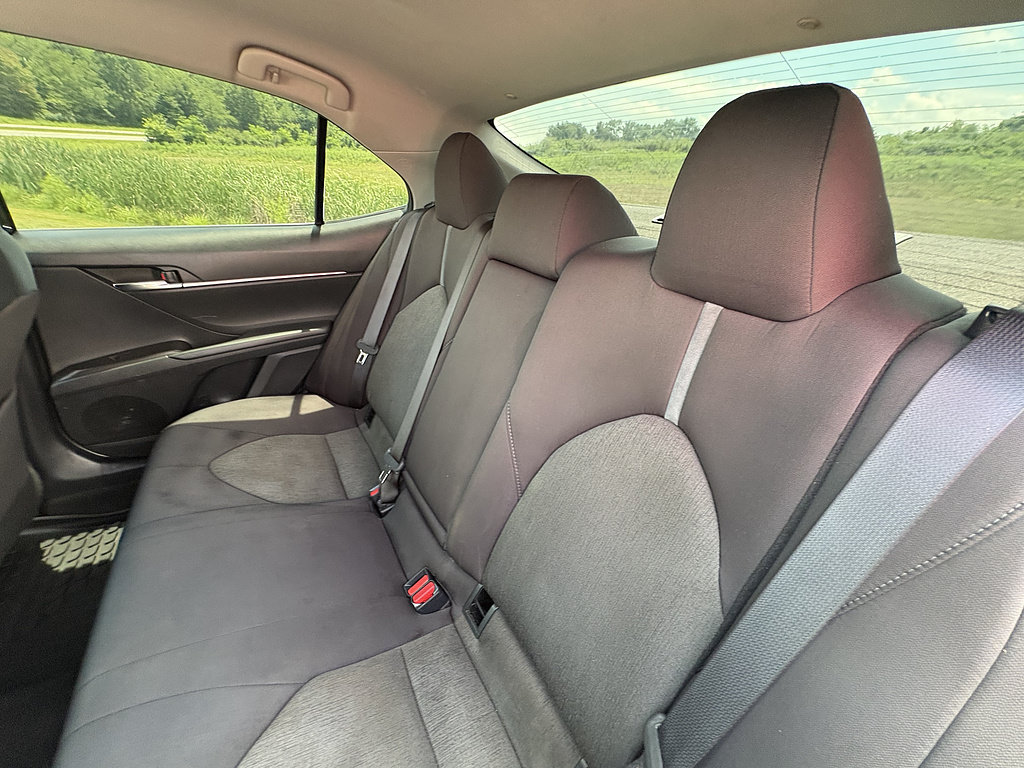 Used 2021 Toyota Camry LE FWD image 19