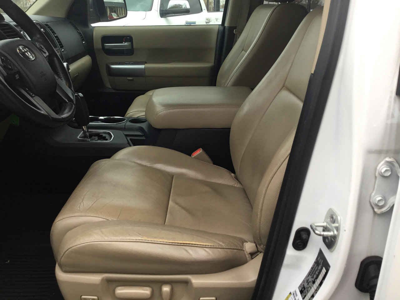 Used 2019 Toyota Sequoia Limited w/ Safety & Convenience Package image 16