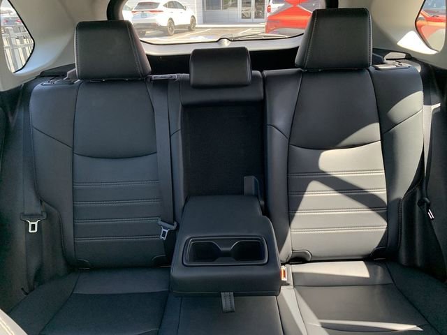 Used 2021 Toyota RAV4 XLE Premium AWD/4WD image 32
