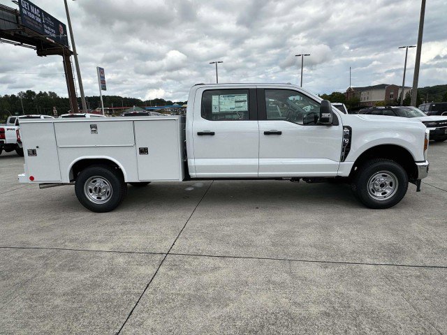 New 2026 Ford F250 XL w/ XL Chrome Package AWD/4WD image 8