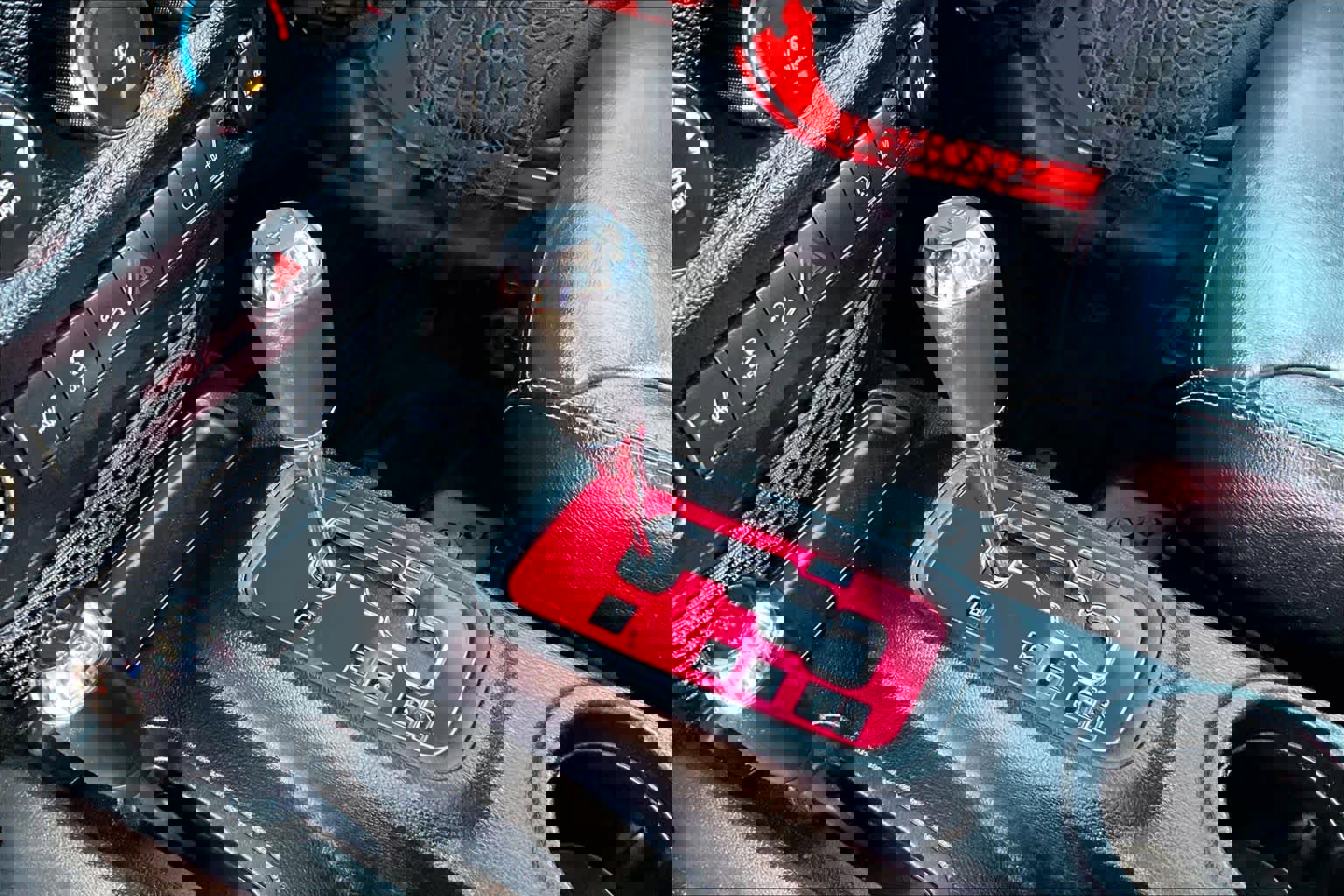 Used 2017 Jeep Wrangler Unlimited Sahara w/ Connectivity Group image 15