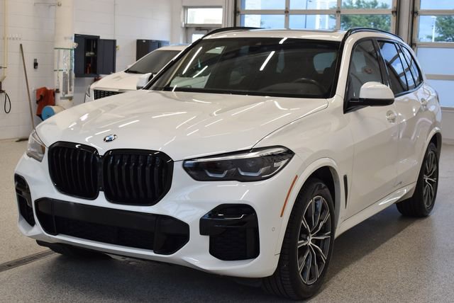Used 2023 BMW X5 xDrive40i w/ M Sport Package AWD/4WD image 9
