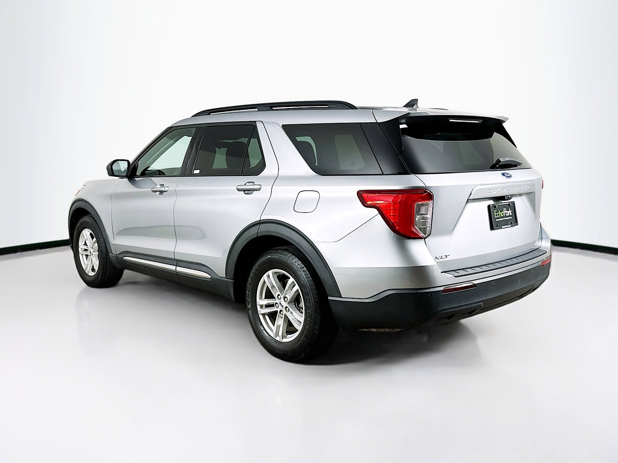 Used 2021 Ford Explorer XLT image 5