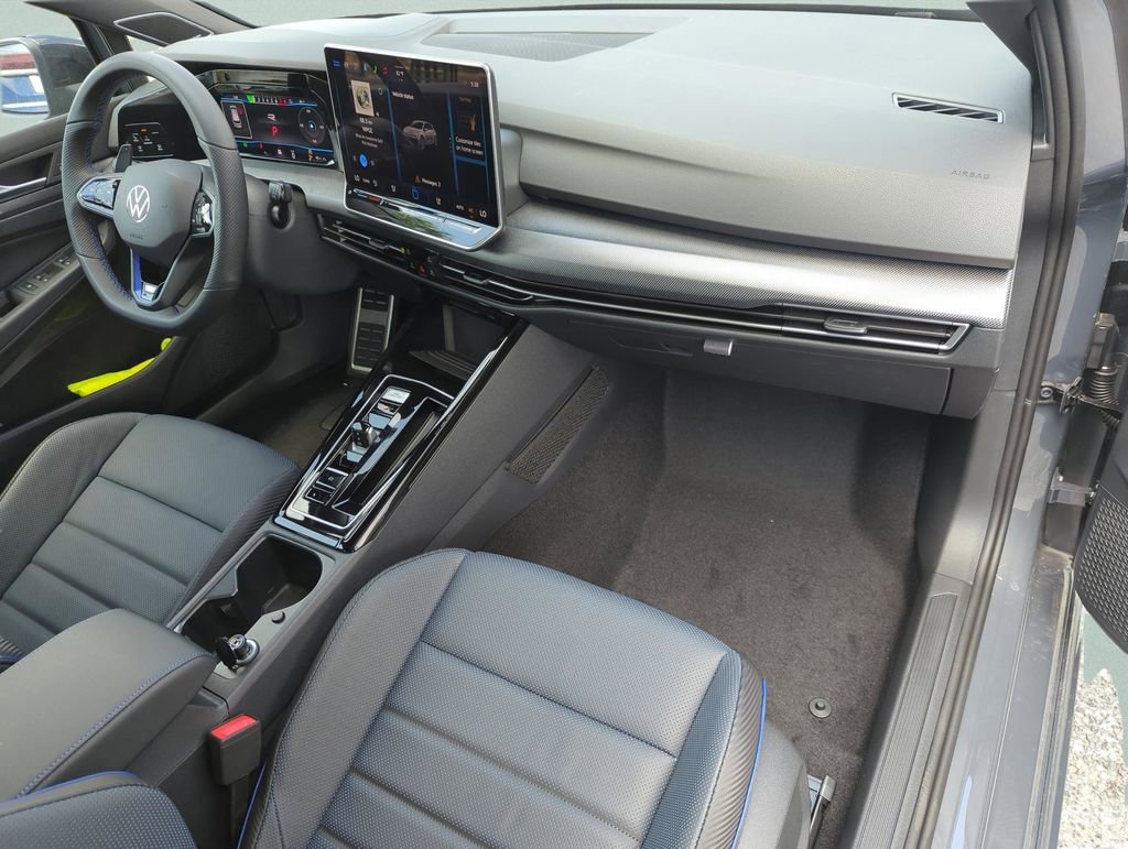 New 2026 Volkswagen Golf image 18