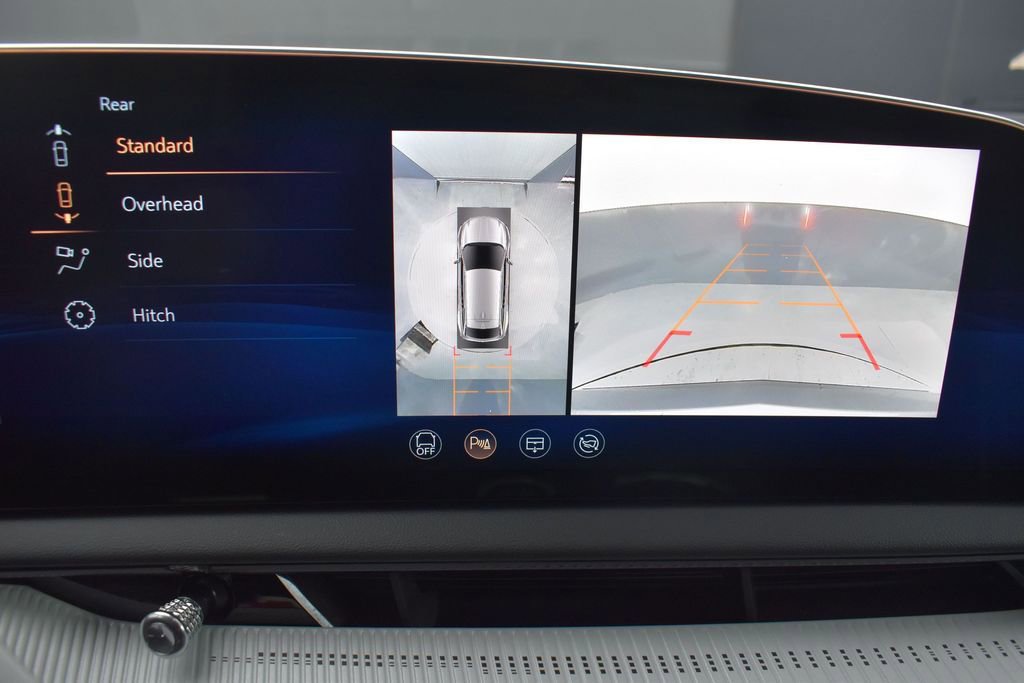 Certified 2025 Cadillac Optiq Sport 2 w/ LPO, Floor Liner Package AWD/4WD image 23